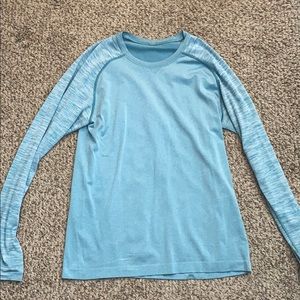 Men’s lululemon shirt size medium